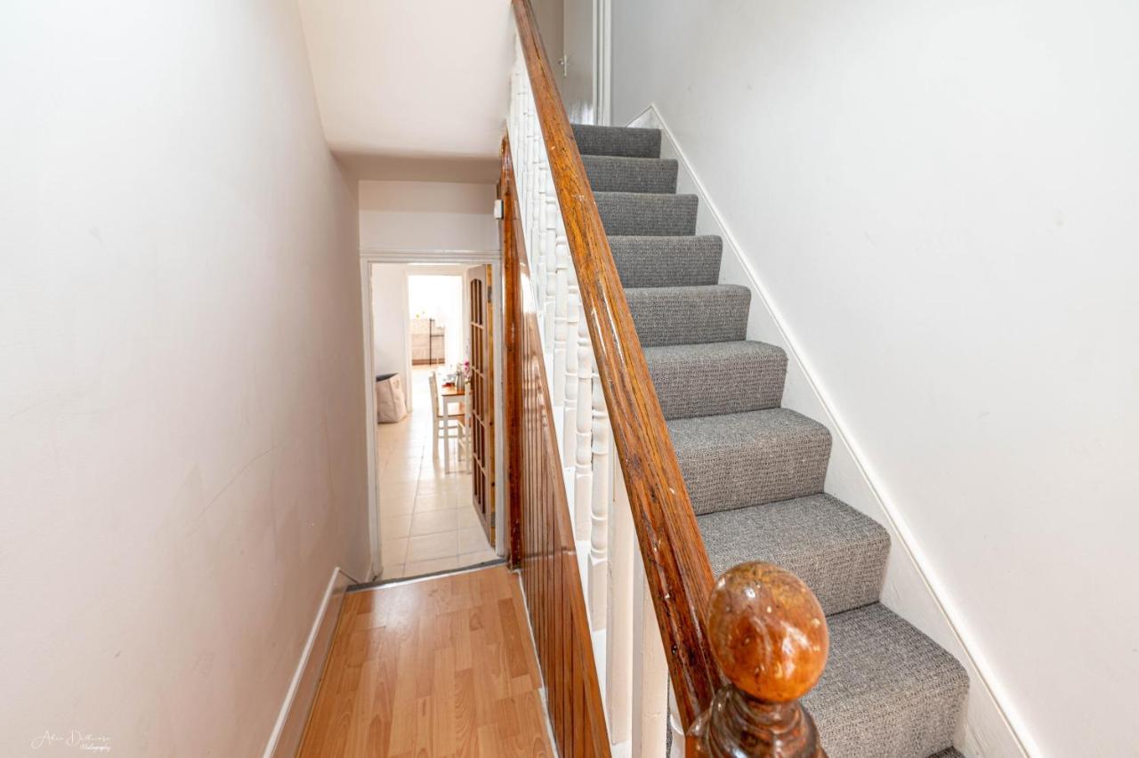 Cheerful 4 Bedrooms 8 Mn To Train Station Plumstead (Greater London)
