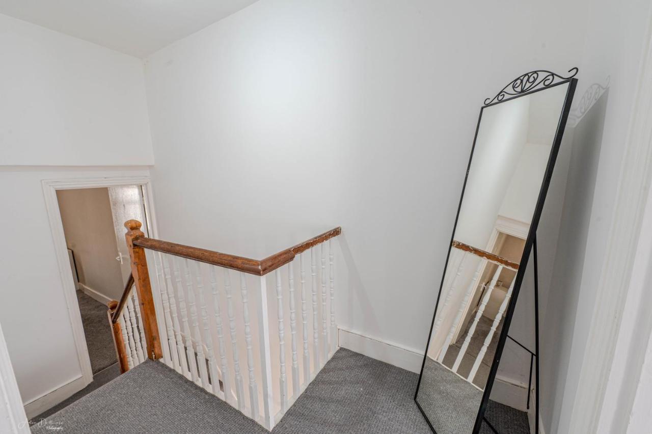 Cheerful 4 Bedrooms 8 Mn To Train Station