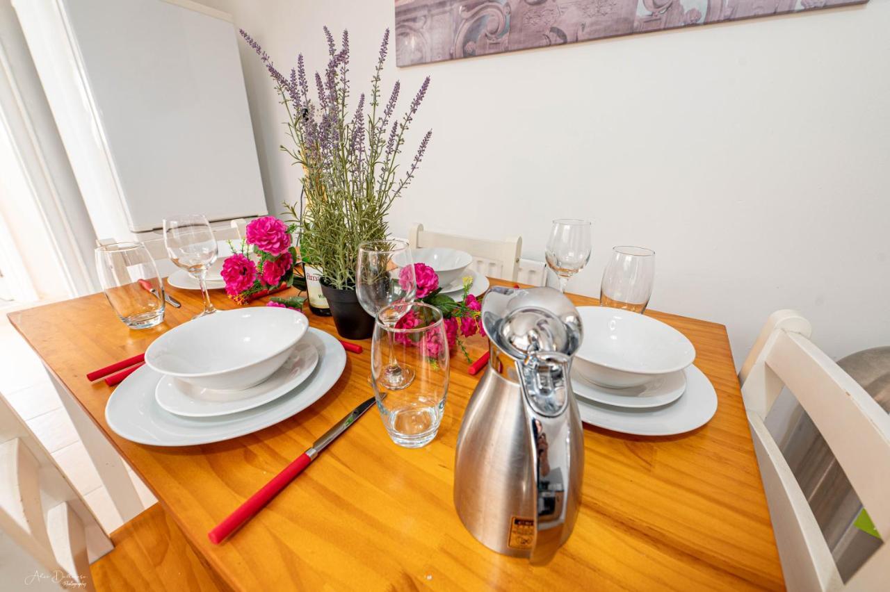 Сasa de vacaciones Cheerful 4 Bedrooms 8 Mn To Train Station *