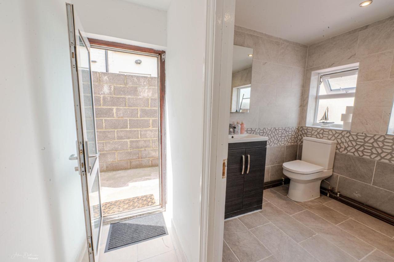 Cheerful 4 Bedrooms 8 Mn To Train Station Сasa de vacaciones *