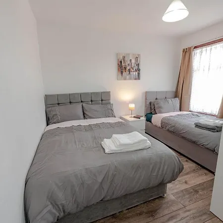 Cheerful 4 Bedrooms Home 8 Mn To Train Station Plumstead  Exterior photo