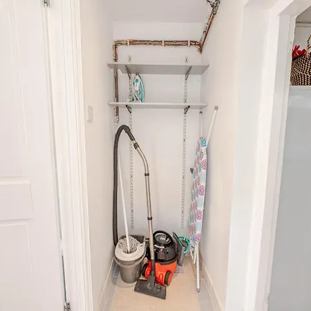 Cheerful 4 Bedrooms Home 8 Mn To Train Station Plumstead  Exterior photo