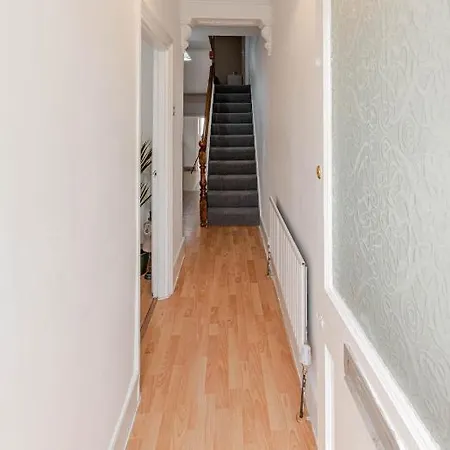 Cheerful 4 Bedrooms Home 8 Mn To Train Station Plumstead  Exterior photo