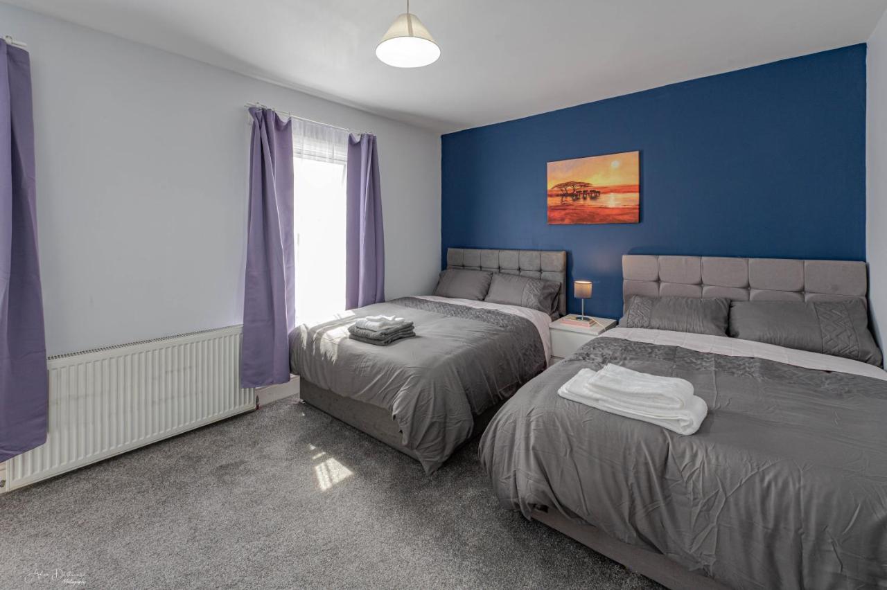 Cheerful 4 Bedrooms 8 Mn To Train Station Holiday home *