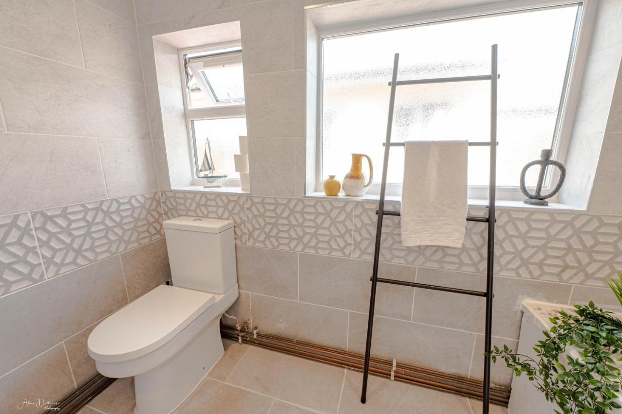 Cheerful 4 Bedrooms 8 Mn To Train Station