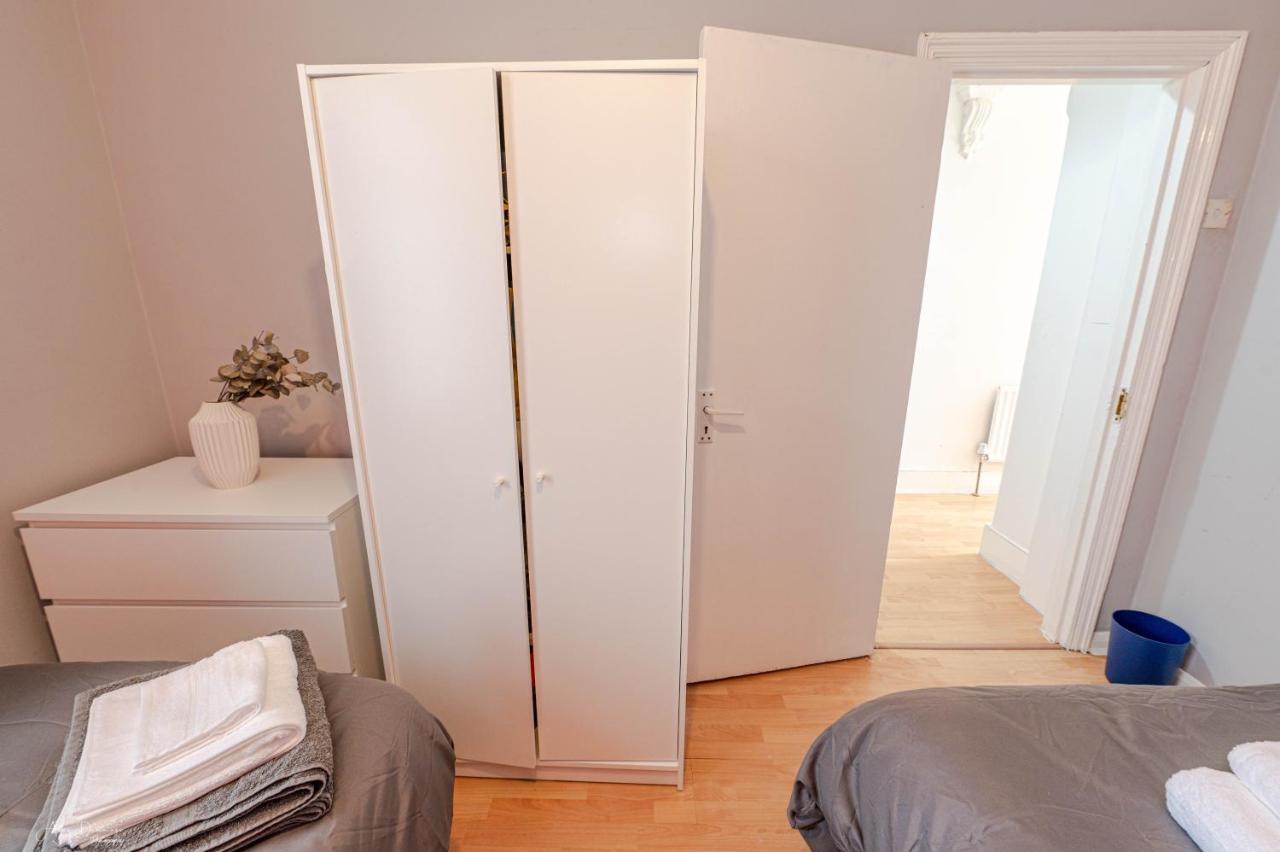 Cheerful 4 Bedrooms 8 Mn To Train Station *