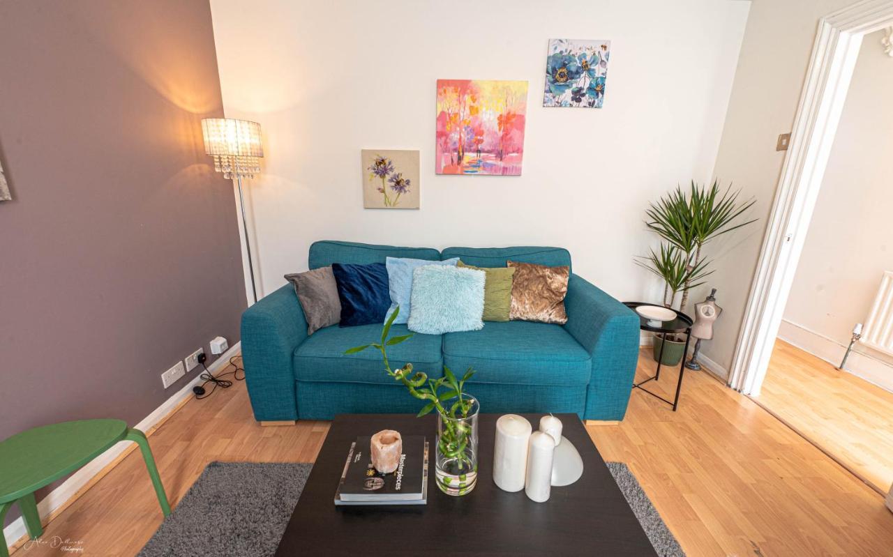 Holiday home Cheerful 4 Bedrooms 8 Mn To Train Station