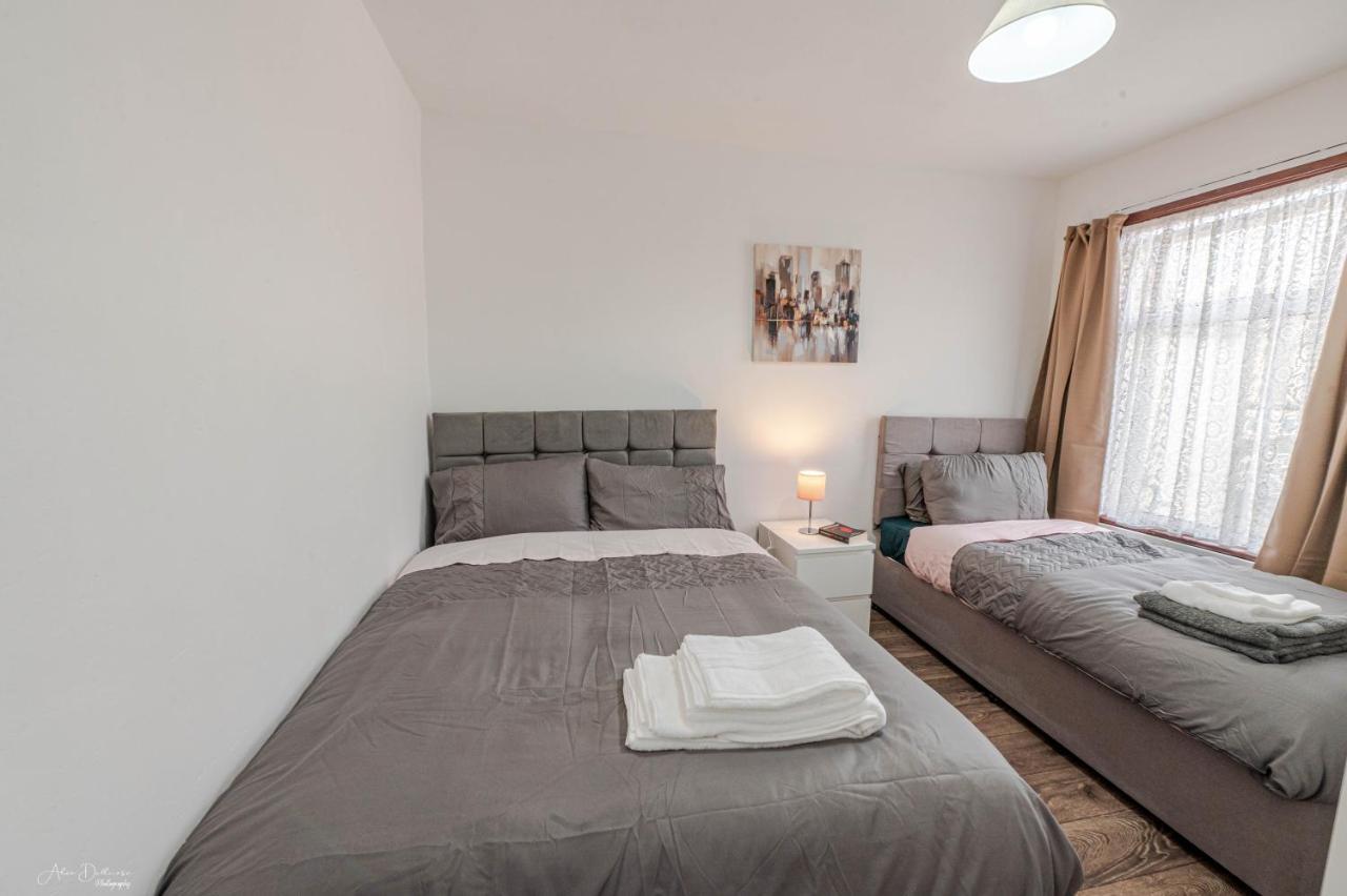 Holiday home Cheerful 4 Bedrooms 8 Mn To Train Station *