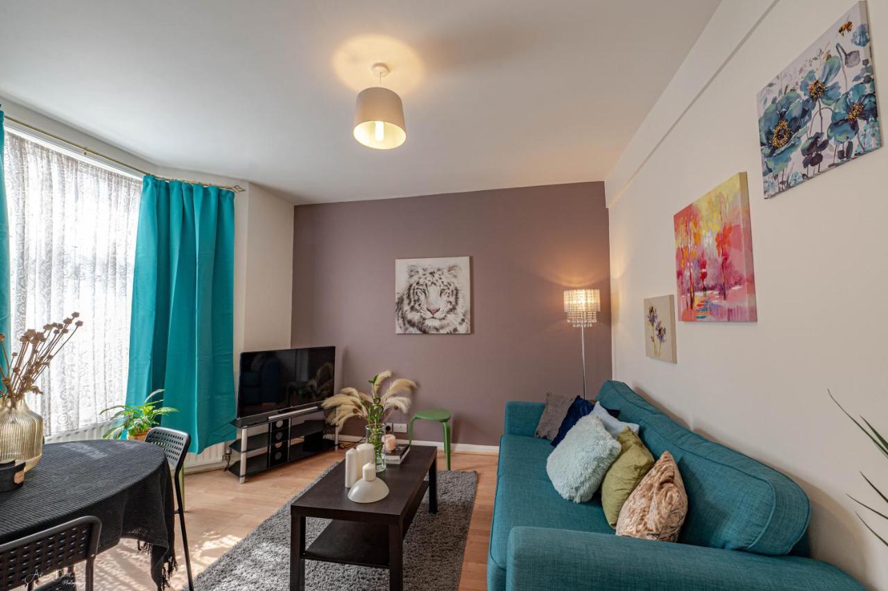 Holiday home Cheerful 4 Bedrooms 8 Mn To Train Station Plumstead (Greater London)